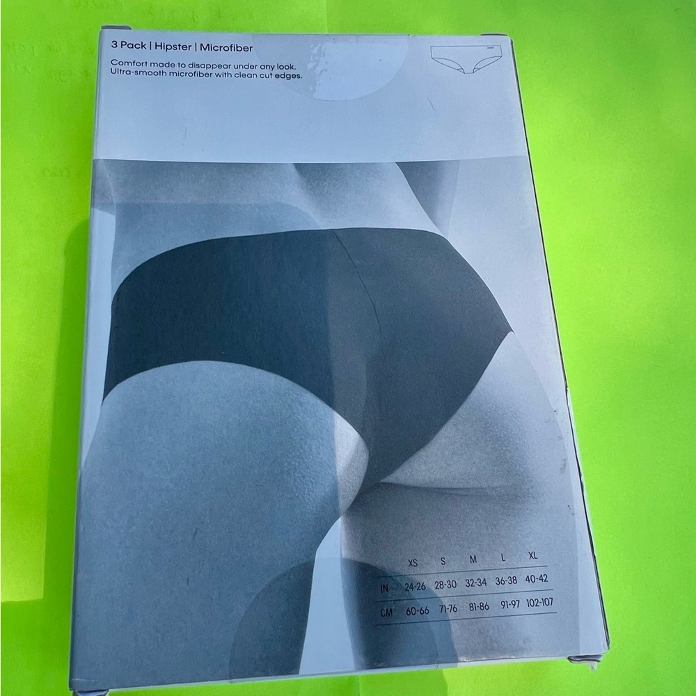 NIB Calvin Klein Womens invisibles micro - Picture 2 of 4